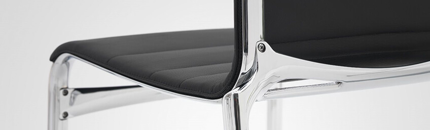 Taburetes Alias frame Stool de aluminio extruído y respaldo poliester ignifugo