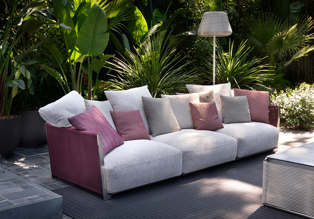 Flexform sofá Vulcano con texturas aterciopeladas