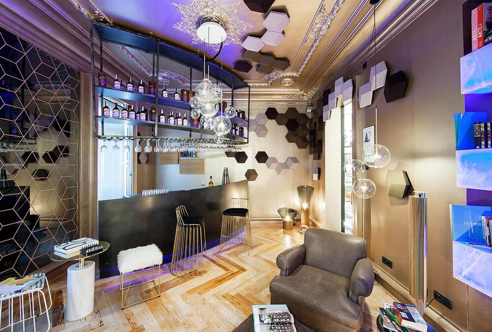 Casa decor 2018 bar shape bangolufsen Lourdes Trevino
