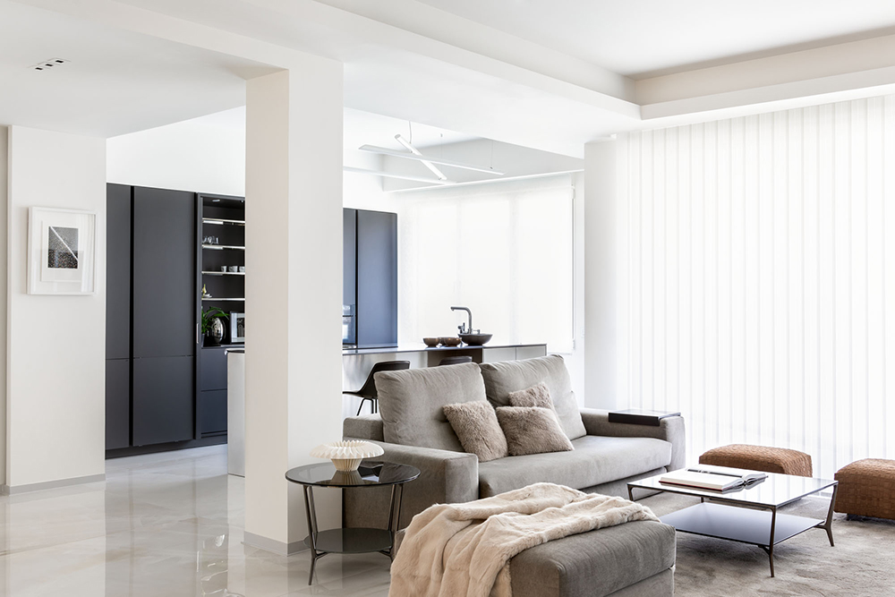 Proyecto integral interiorismo Odonnell mobiliario diseño Rimadesio Planet mesa puf Guscio Alto Flexform